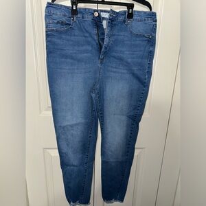 Sofia Vergara Rosa Curvy Ankle Jeans